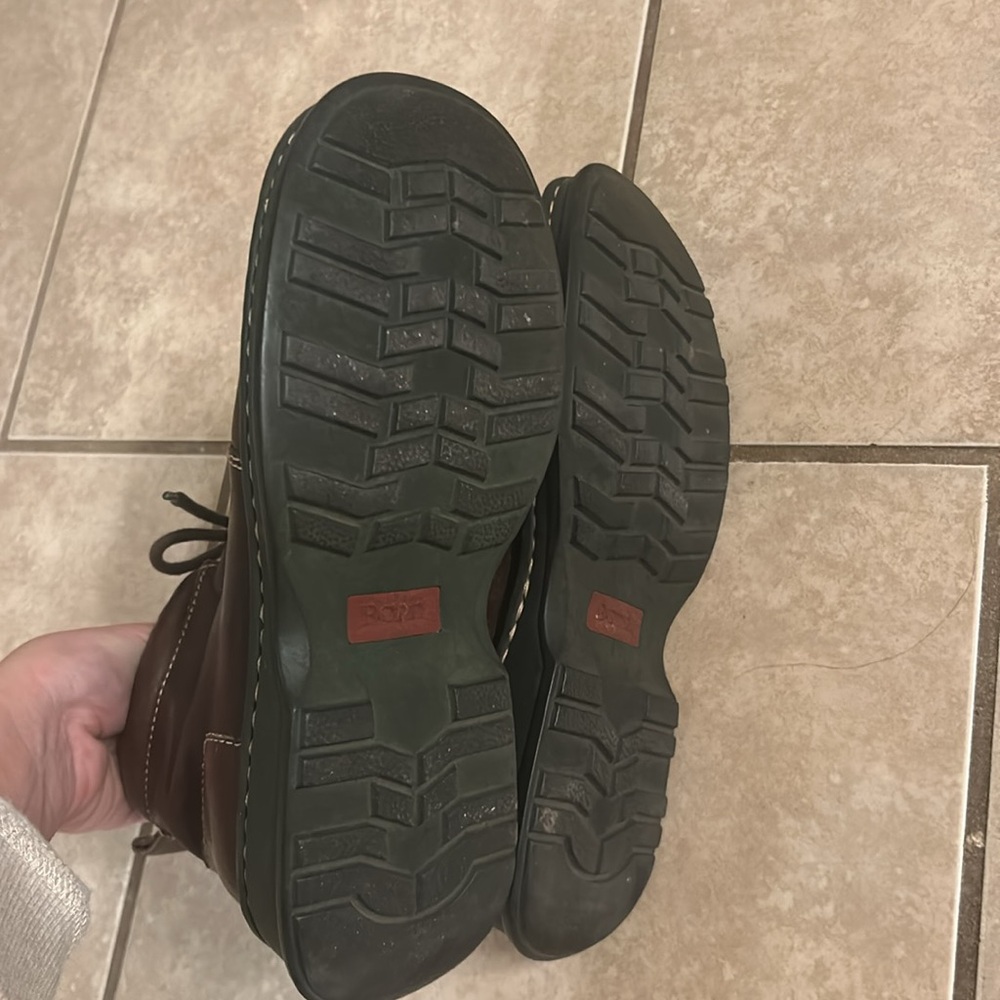 Born 7.5 women’s Brown Leather Boots - Picture 5 of 8